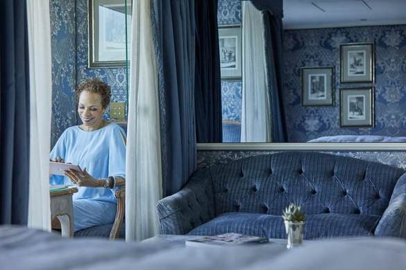 Uniworld SS Maria Theresa - Suite 1.jpg